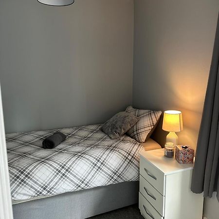Cosy 2 Bedrooms Apartment Londra Dış mekan fotoğraf