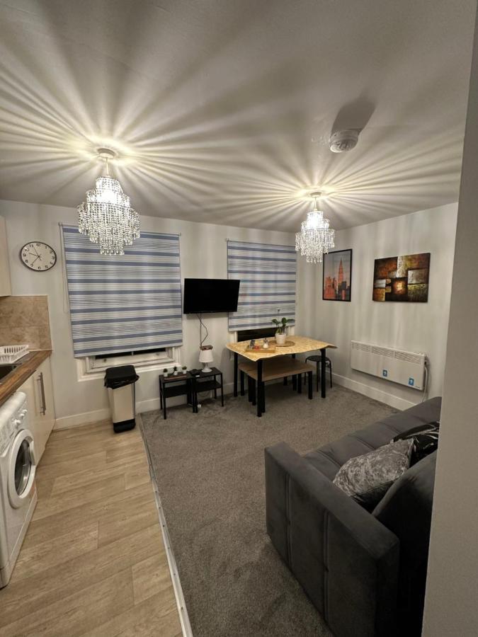 Cosy 2 Bedrooms Apartment Londra Dış mekan fotoğraf