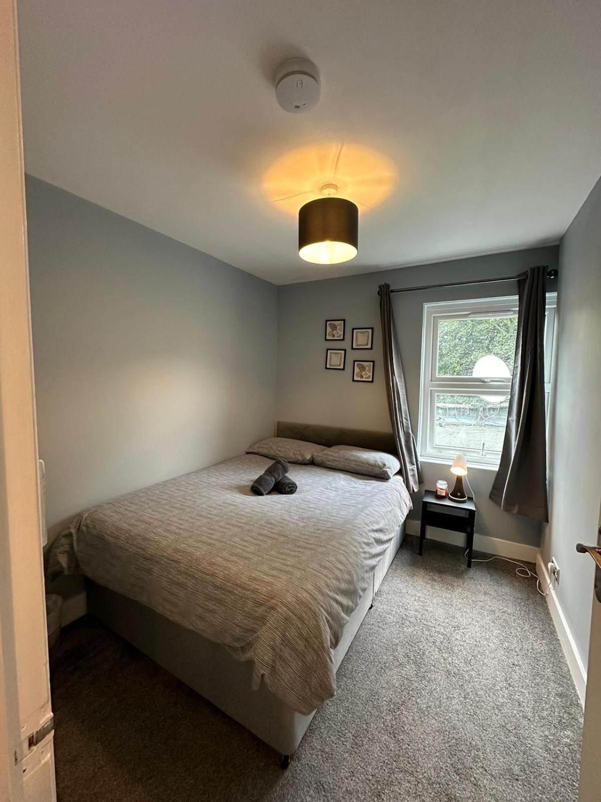 Cosy 2 Bedrooms Apartment Londra Dış mekan fotoğraf