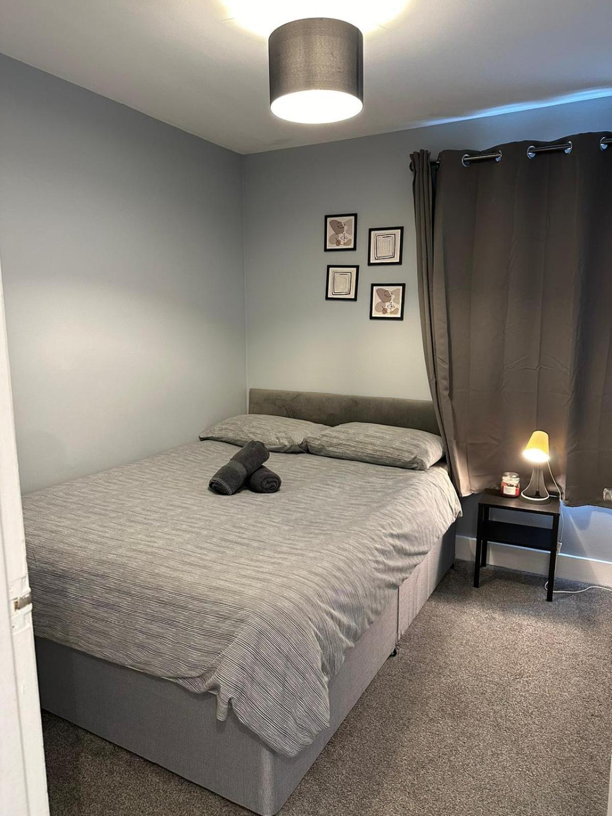 Cosy 2 Bedrooms Apartment Londra Dış mekan fotoğraf